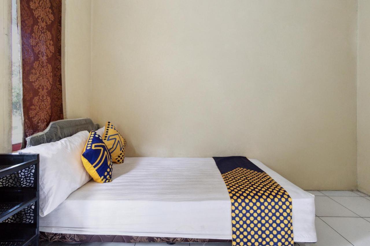 Spot On 92832 Al Mahira Syariah Hotel Majalengka Exterior foto