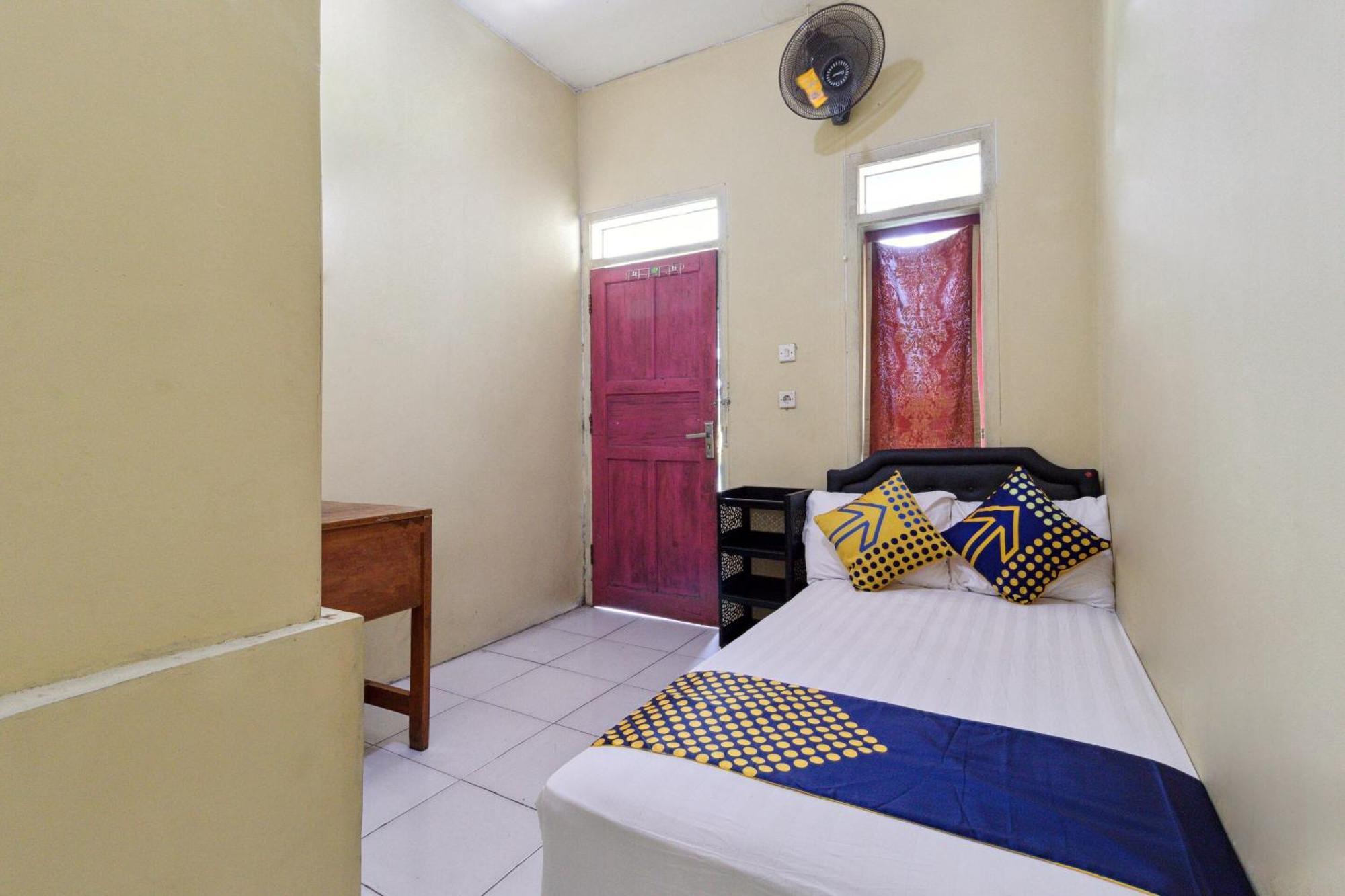 Spot On 92832 Al Mahira Syariah Hotel Majalengka Exterior foto